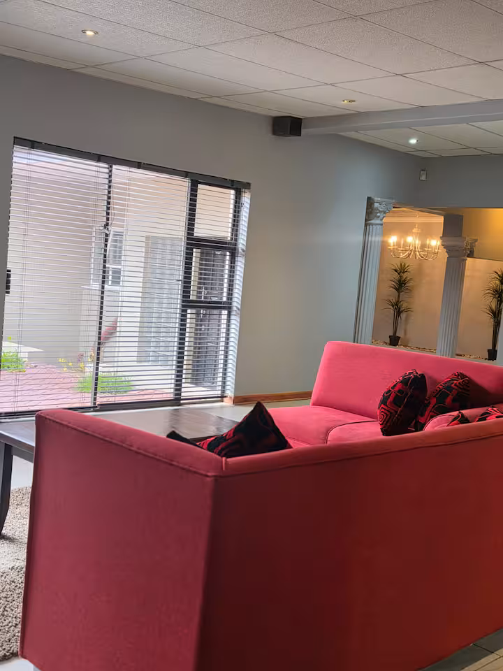 Namoleka House living room